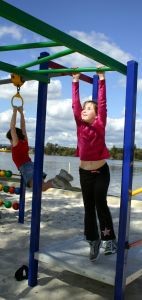 monkey-bars-824418-m